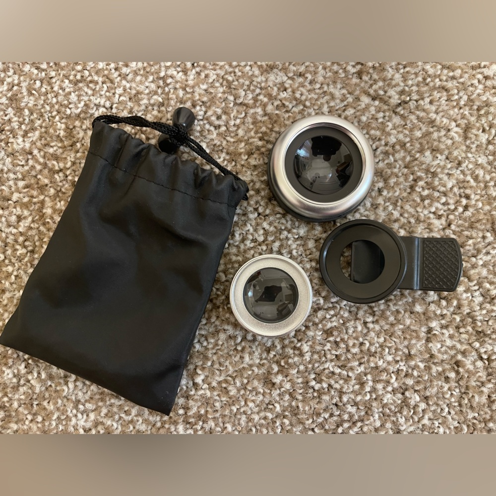 Universal 3-in-1 Clip-On Smartphone Camera Lenses - Black & Silver